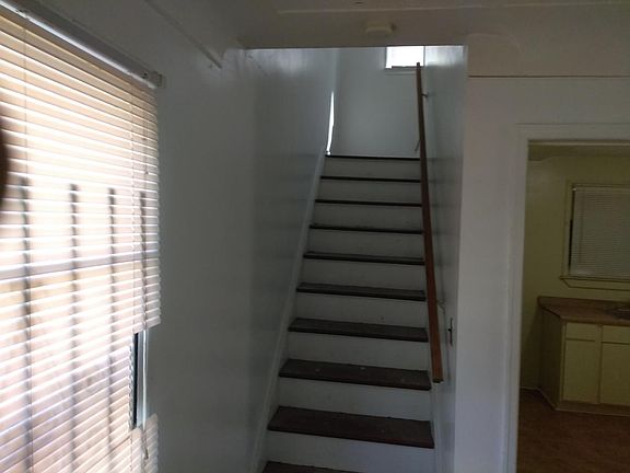 4th image of 14542 Vaughan St