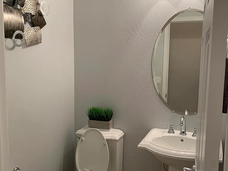 1608 W White Feather Ln — Photo 24