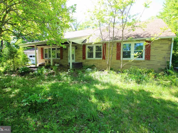 319 Fairhill Rd, Hatfield, PA 19440