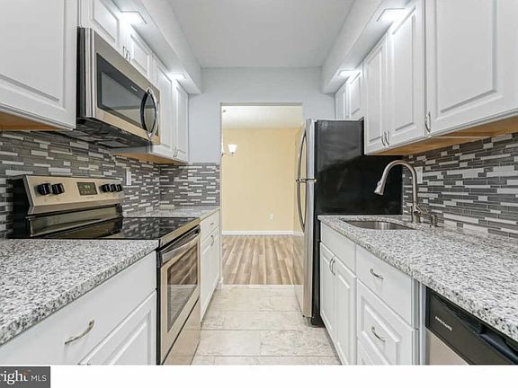 2nd image of 10A E Daisy Ln #1001