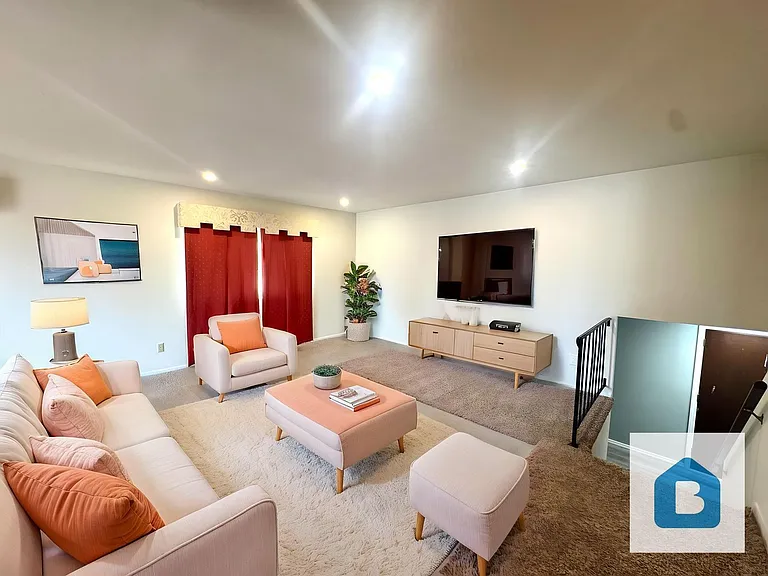 1575 Hiawatha Dr — Photo 3