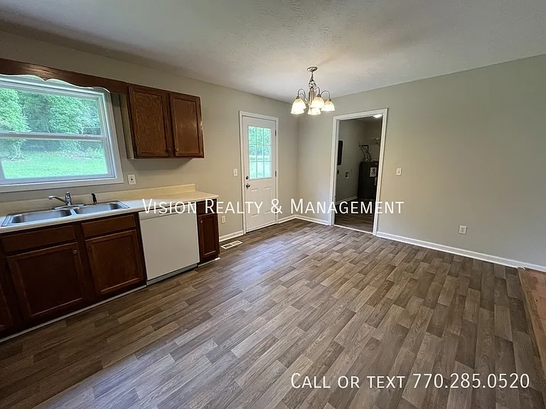 106 Barton Ln — Photo 26