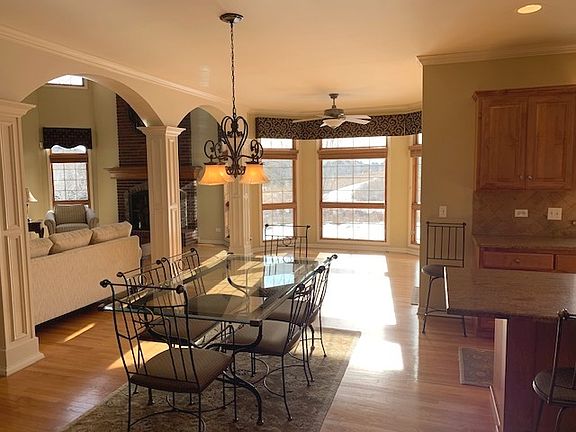 5th image of 2322 Hill Ln