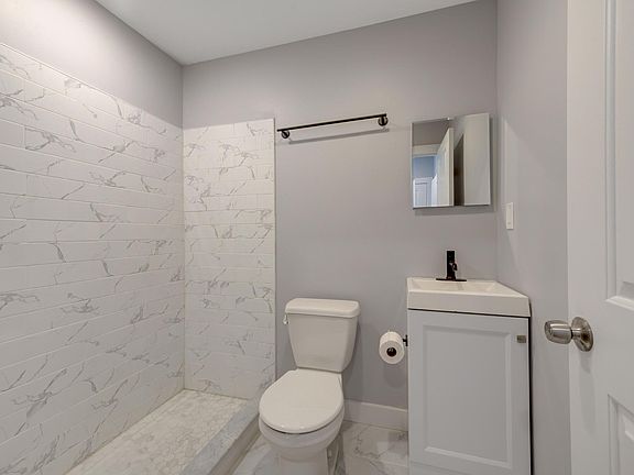 5th image of 100-4508 Ten Walnut St #100