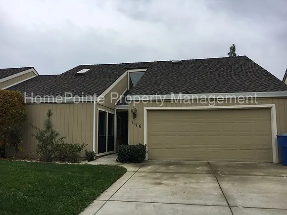 1176 Spruce Tree Cir photo 1