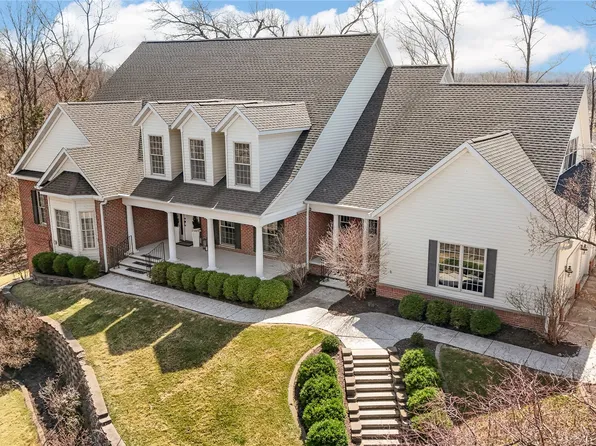 4615 Blarney Dr NE, Cedar Rapids, IA 52411