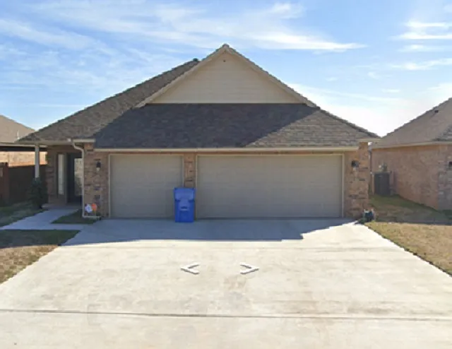 203 NW Granite Ave