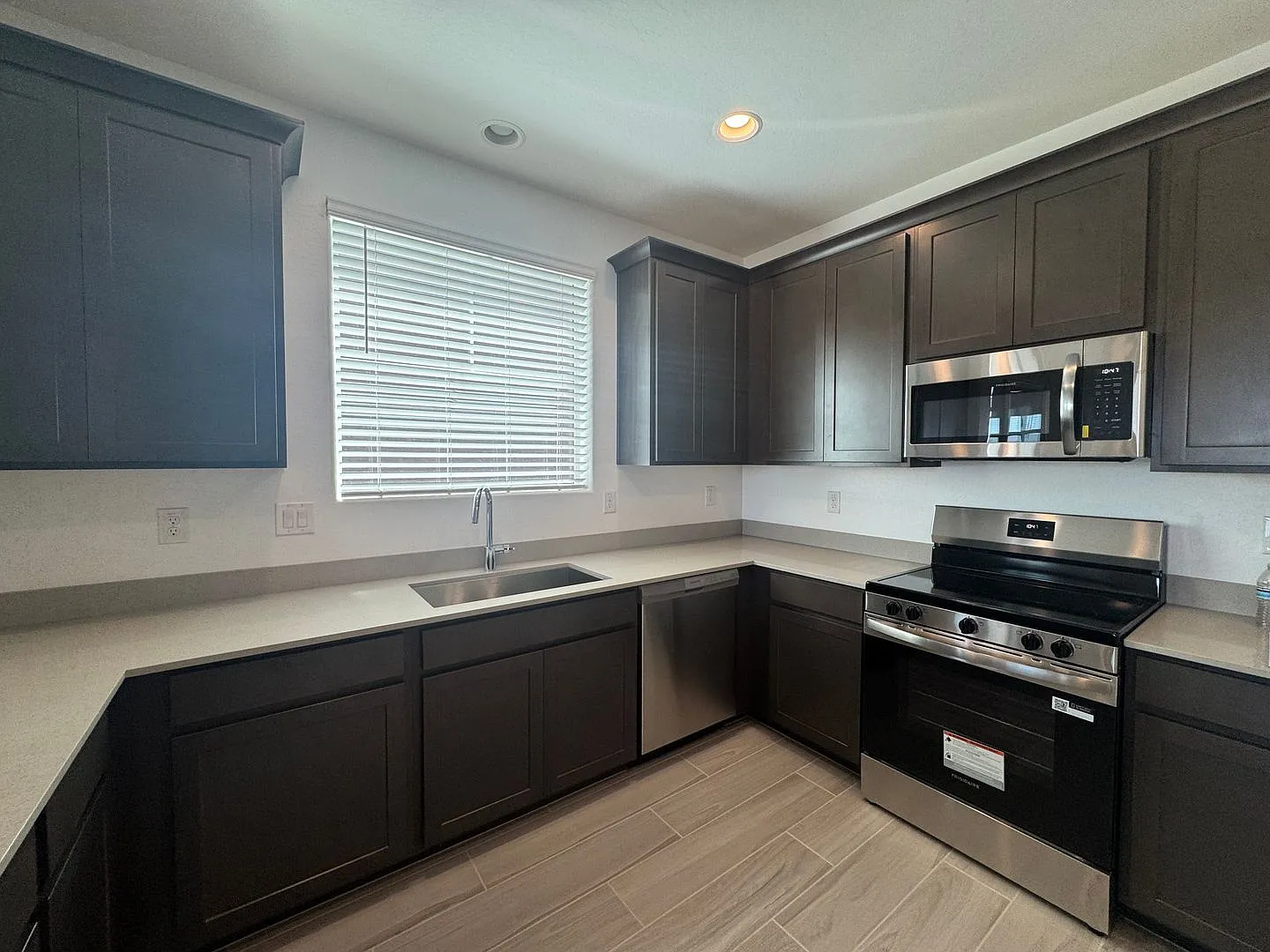 Brand New 3 Bedroom Home In Assante — Photo 4