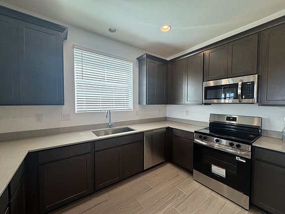 4th image of 24741 N 164th Dr