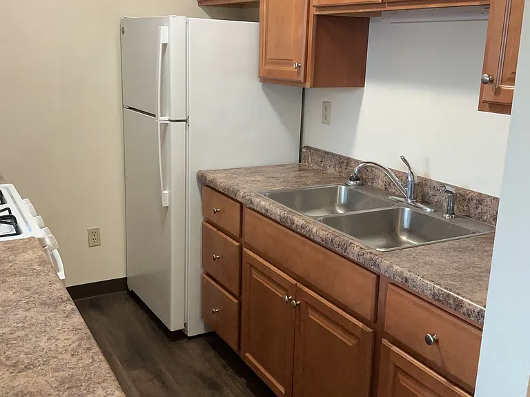 131 Dravo St — Photo 3
