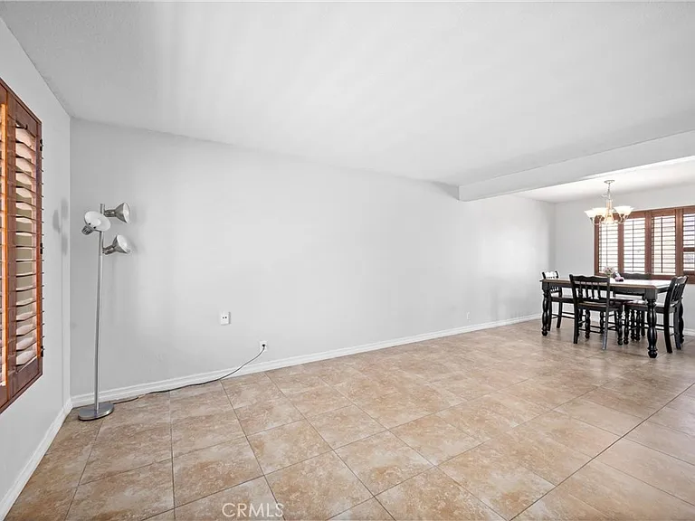 10703 Valley Dr — Photo 6