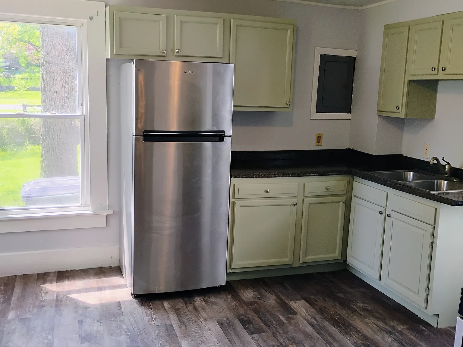 4 bed, 1356 sqft, $1,600 — Photo 4