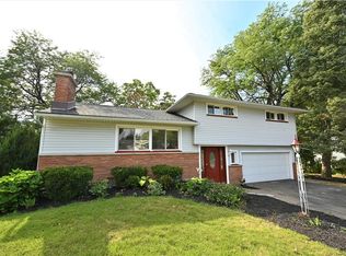 1 Highview Dr, Rochester, NY 14609