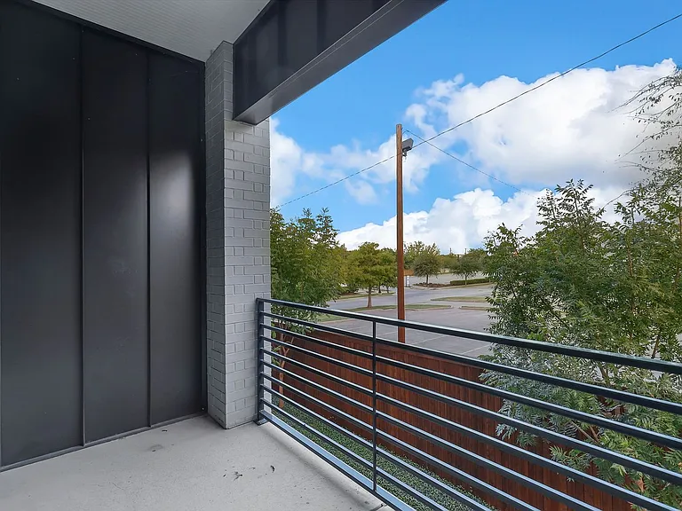 2733 Merrimac St #104 — Photo 11