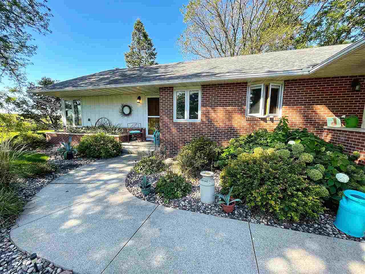 1270 Pole Line Rd, Waukon, IA 52172 Zillow