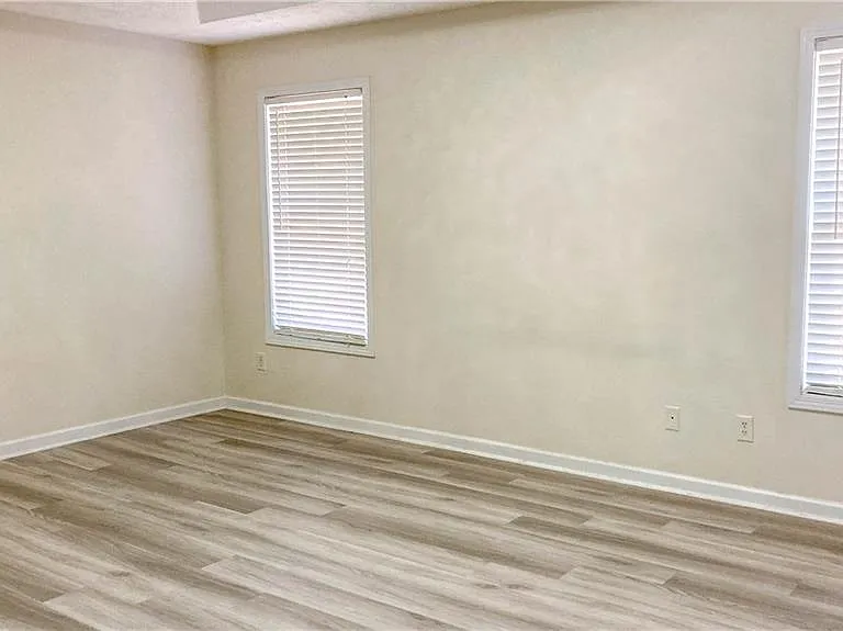 570 Sterling Pointe Ct — Photo 19