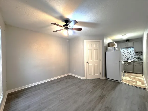 1813 Hatwell St #A, Houston, TX 77023