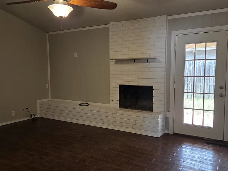 401 Norton Cir — Photo 6