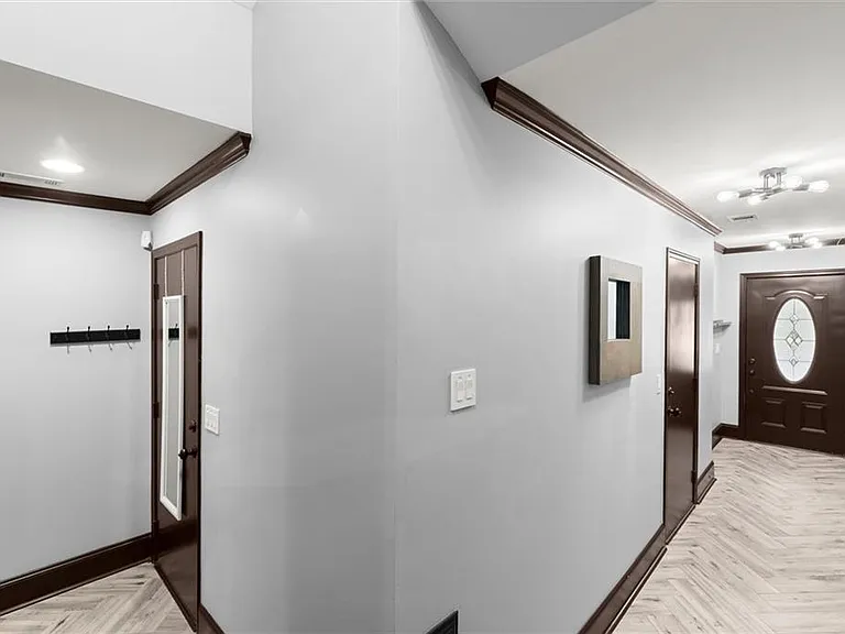 5583 Julian Pl — Photo 6