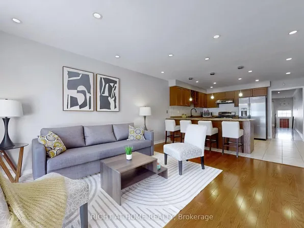 49 Wilkes Cres, Toronto, ON M1L 0B4