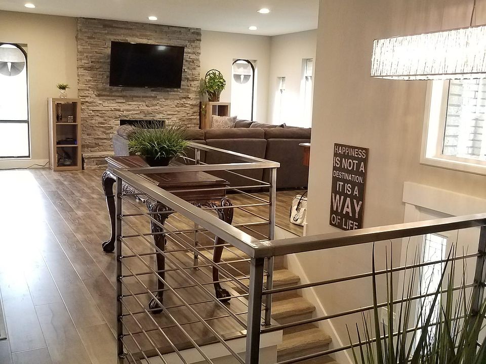 2nd image of 1651 E Dawn Dr