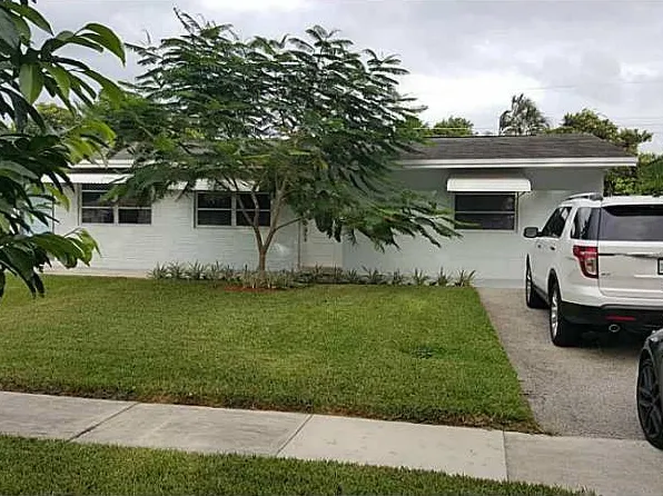 4954 SW 92nd Ter, Cooper City, FL 33328
