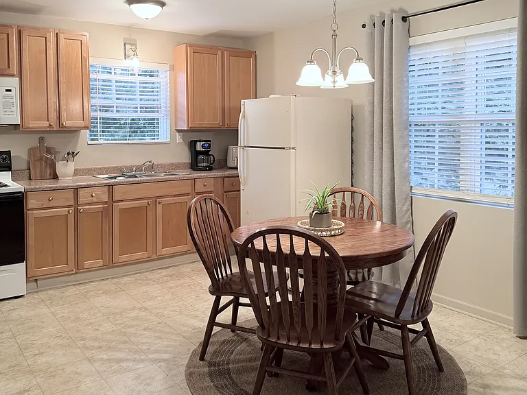 Newly updated
Kitchen opened to livingroom
Eat in kitchen