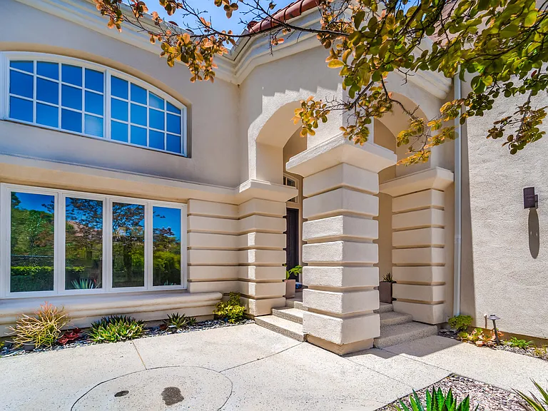 24961 Alicante Dr — Photo 2