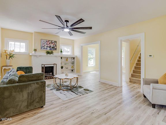 3rd image of 813 College Ave