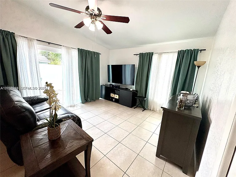 5534 Lakewood Cir S #H — Photo 5