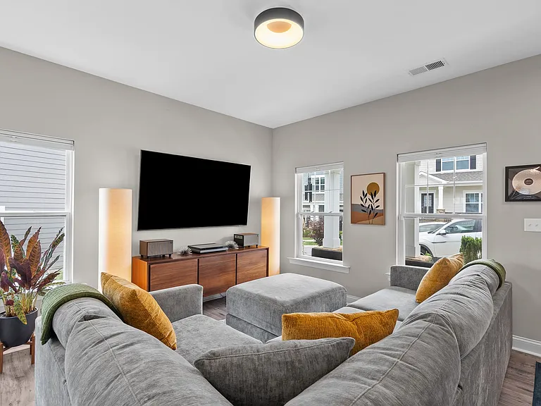 58 Walnut Springs Dr — Photo 3