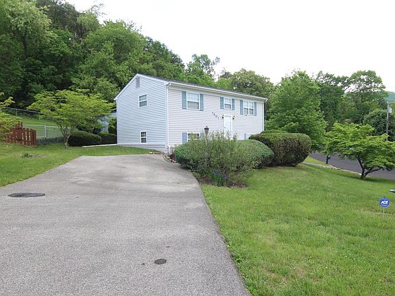 4th image of 1501 Glenwood Dr SE