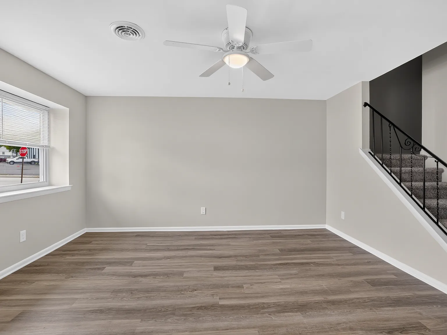 2 bed, 1.5 bath, 1100 sqft, $2,400 — Photo 4