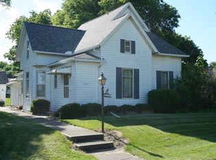 207 Main St, Nichols, IA 52766