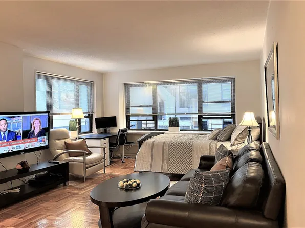 210 East 47th Street image 1 of 14