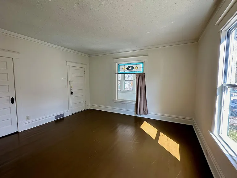 227 Humboldt Ave N #1 — Photo 3