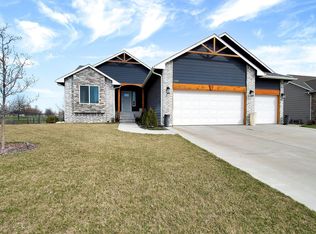 1108 E Park Glen St, Clearwater, KS 67026