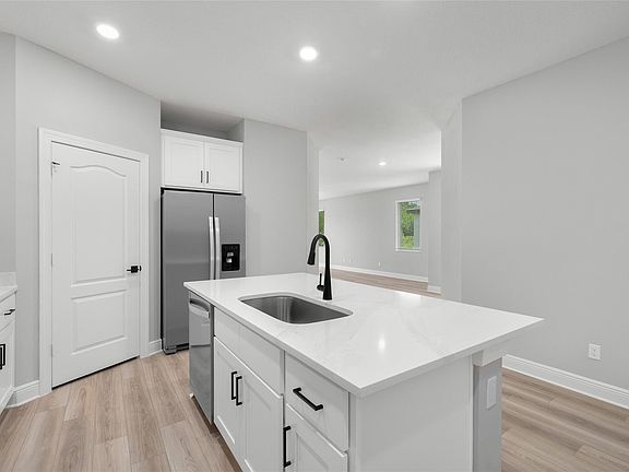 5th image of 1822 Gaiety Way