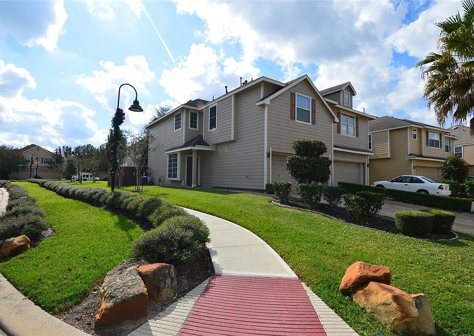 1st image of 16103 Greenport Ln