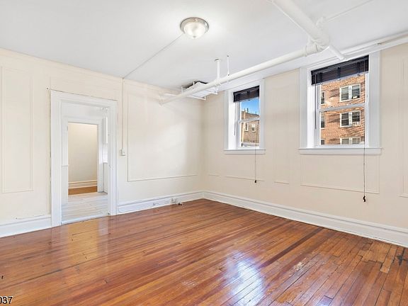 5th image of 47 N Fullerton Ave APT B1
