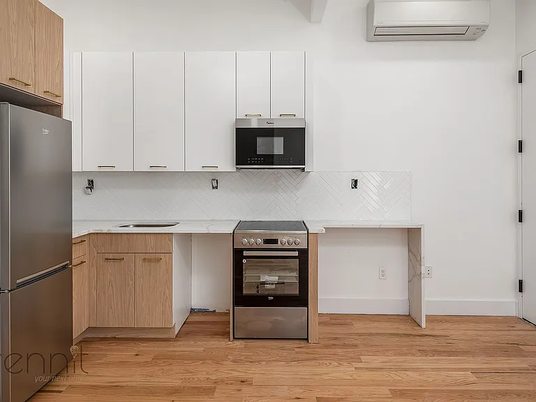 808 Putnam Ave #2F — Photo 5