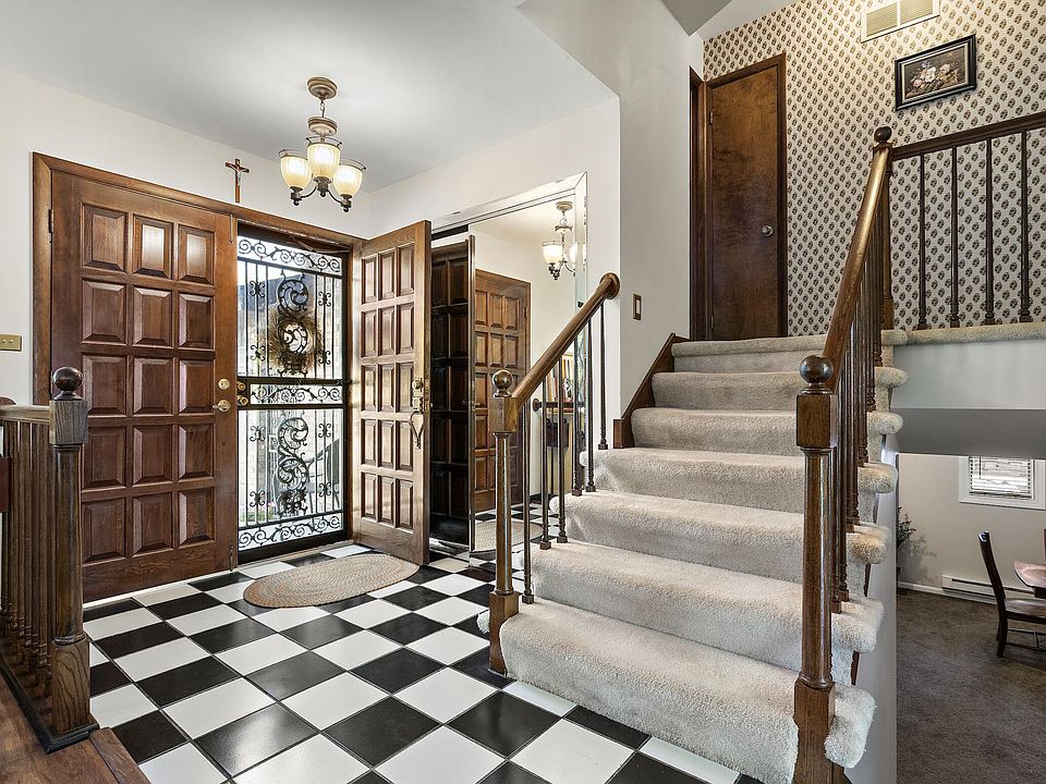 1148 Tamarack Pl, Munster, IN 46321 | Zillow