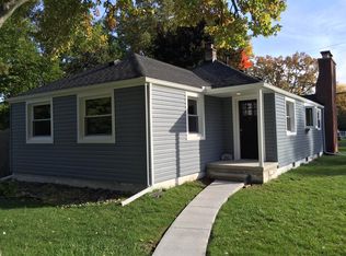302 Hickory St, Troy, MI 48083