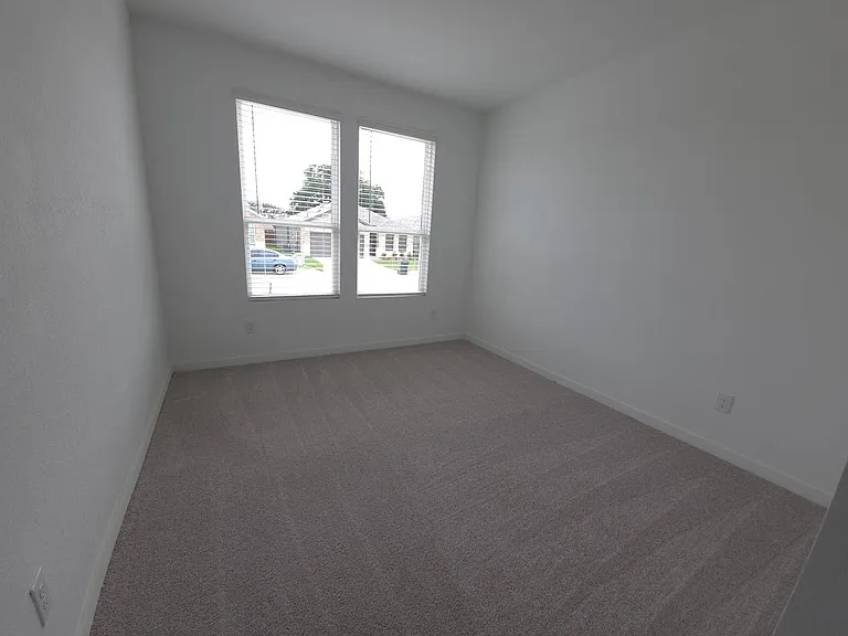 243 Juanita Way — Photo 4