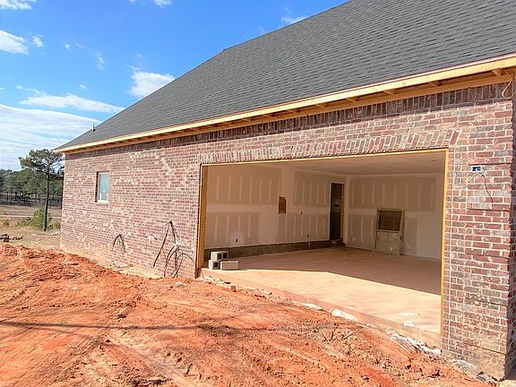 5th image of 107 Joan Dr