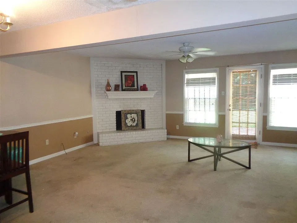 6323 Kirby Downs Dr