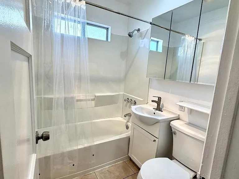 4668 Mississippi St — Photo 3