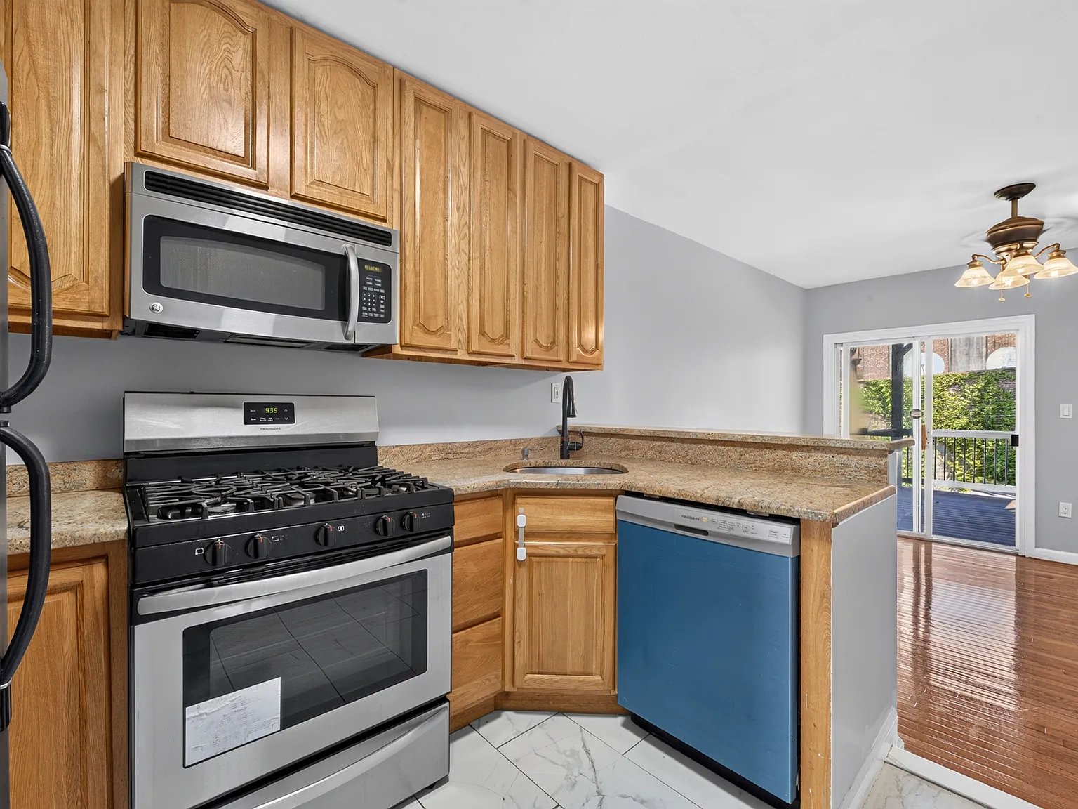 1 bed, $2,200 — Photo 1