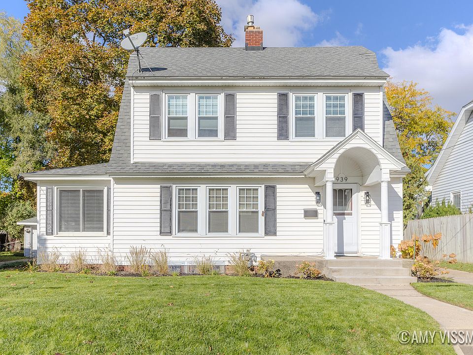 1st image of 939 Oaklawn St NE