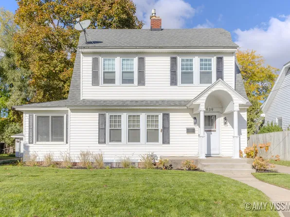 939 Oaklawn St NE, Grand Rapids, MI 49505